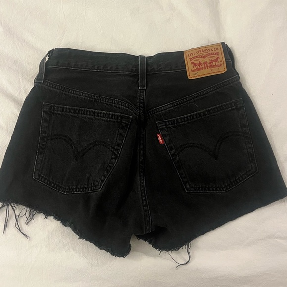 Levi’s 501 Black Jean Short - Picture 6 of 6